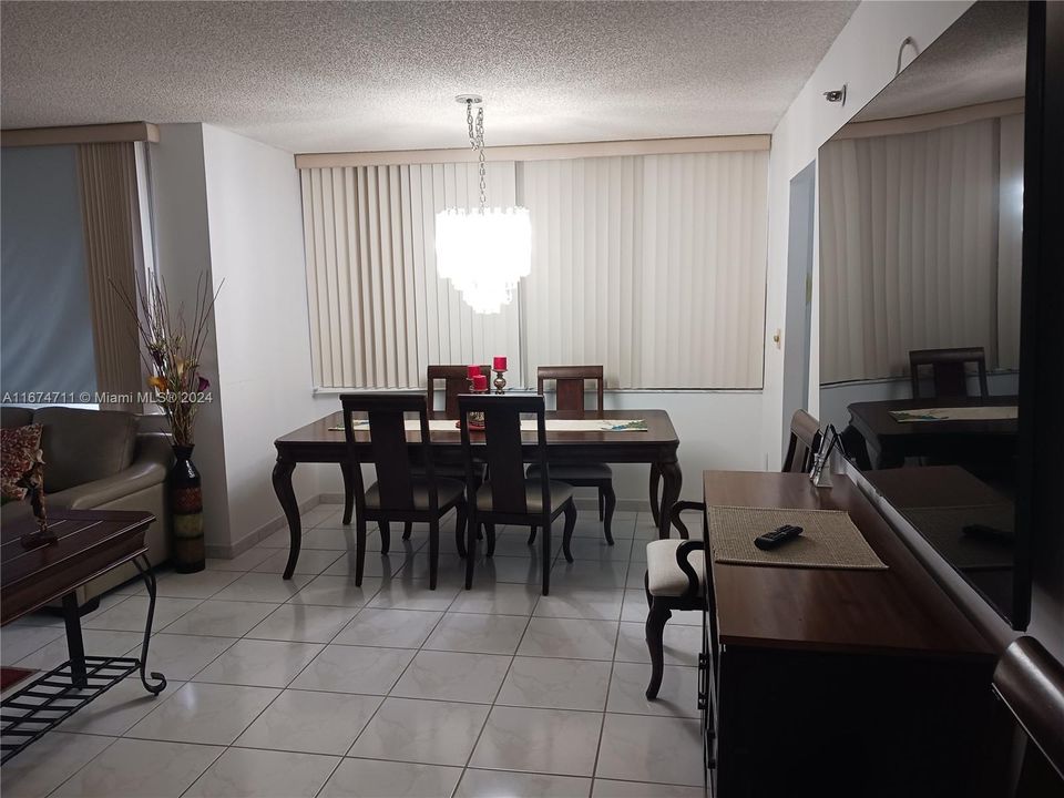 En Venta: $220,000 (2 camas, 2 baños, 1120 Pies cuadrados)