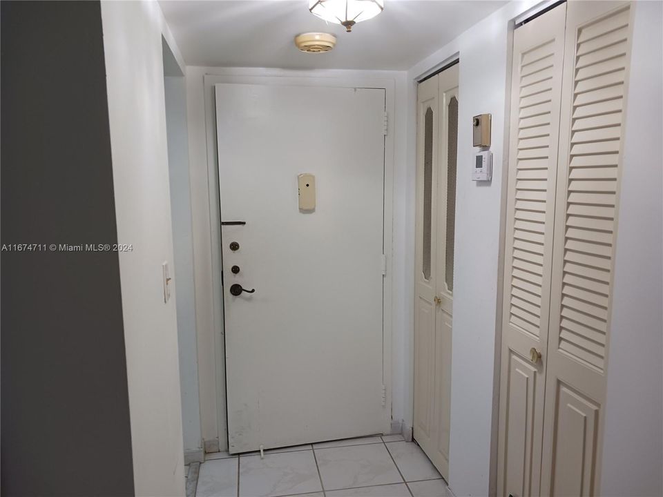 For Sale: $220,000 (2 beds, 2 baths, 1120 Square Feet)