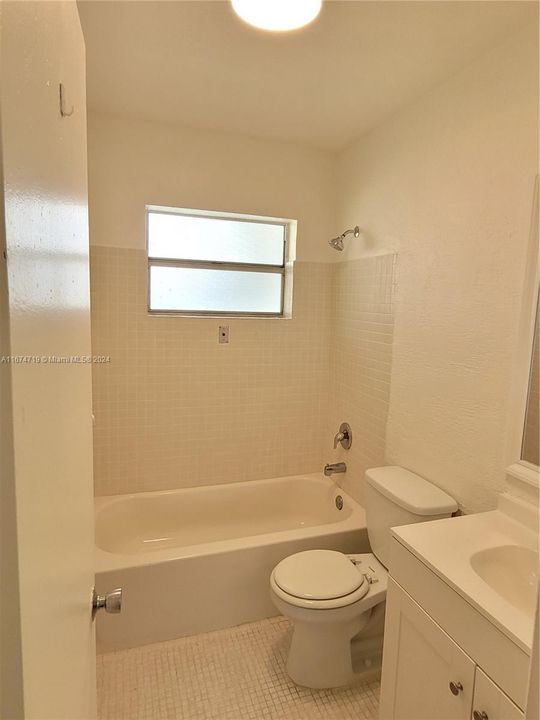 For Sale: $129,000 (2 beds, 2 baths, 950 Square Feet)