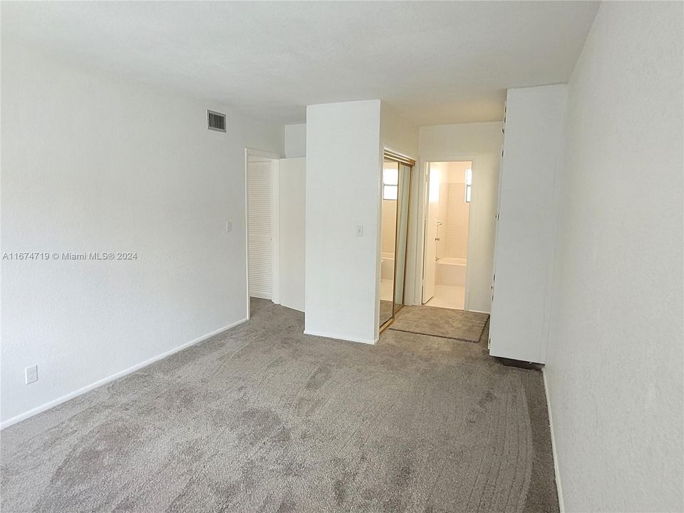 For Sale: $129,000 (2 beds, 2 baths, 950 Square Feet)