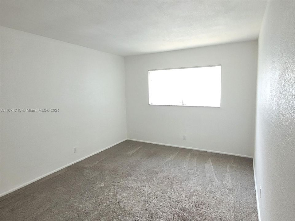 For Sale: $129,000 (2 beds, 2 baths, 950 Square Feet)