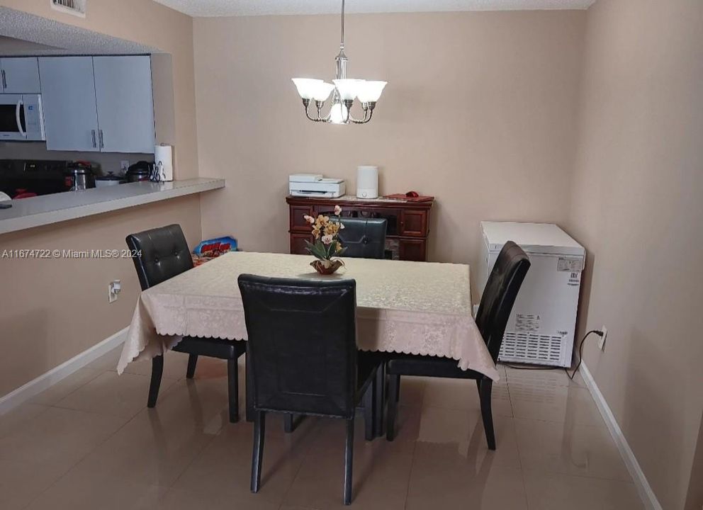 For Sale: $290,000 (2 beds, 2 baths, 1106 Square Feet)