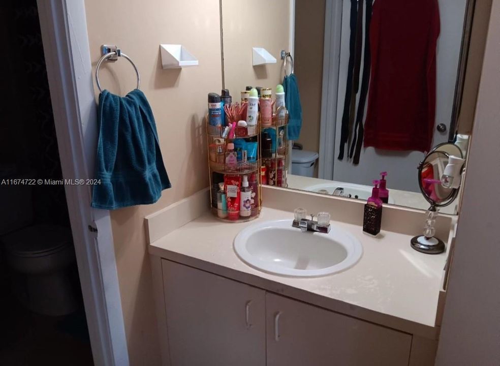 For Sale: $290,000 (2 beds, 2 baths, 1106 Square Feet)