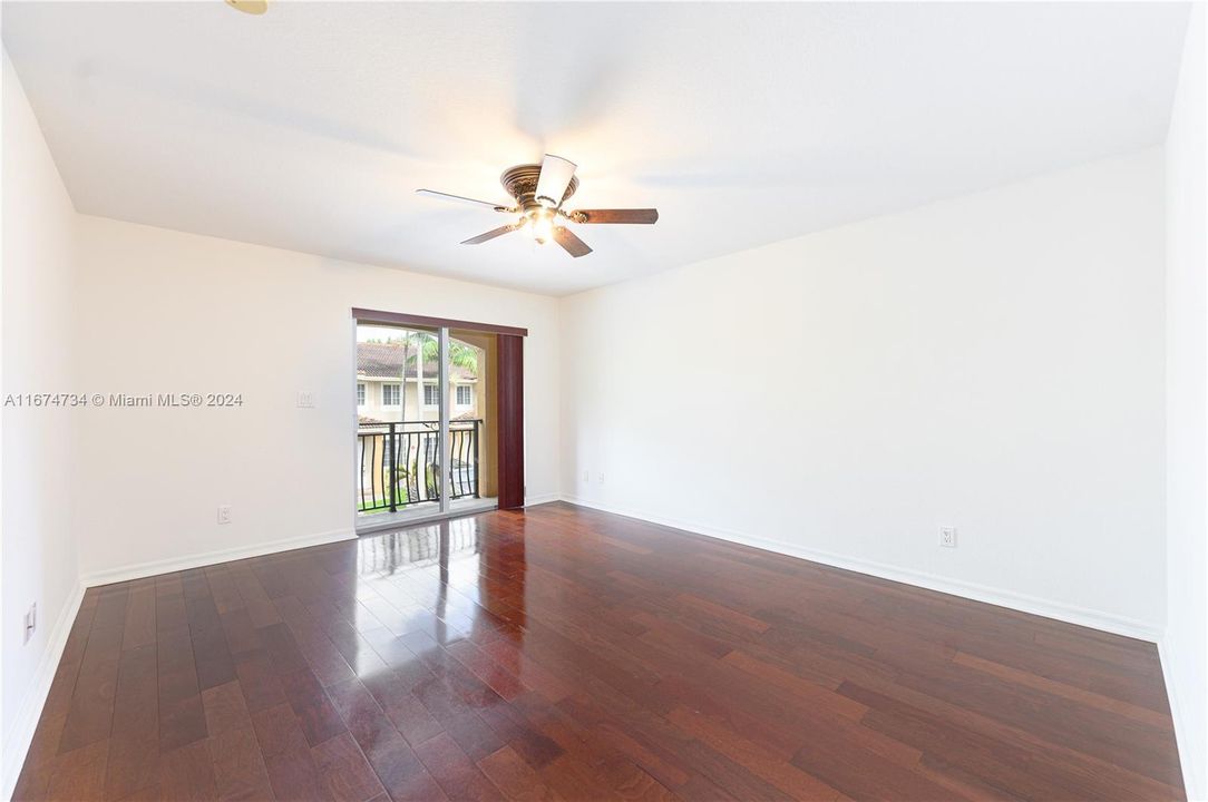 For Sale: $550,000 (3 beds, 2 baths, 1931 Square Feet)