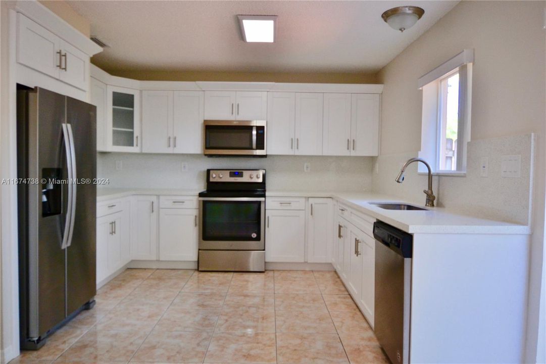 For Rent: $2,650 (3 beds, 2 baths, 1220 Square Feet)