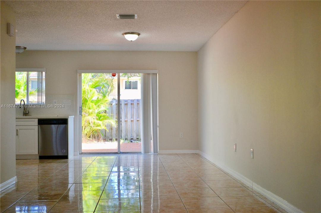 For Rent: $2,650 (3 beds, 2 baths, 1220 Square Feet)