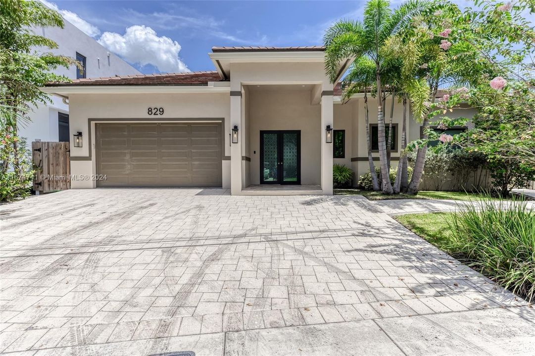 For Sale: $3,500,000 (3 beds, 3 baths, 2770 Square Feet)