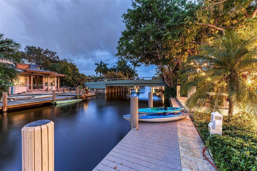 For Sale: $3,500,000 (3 beds, 3 baths, 2770 Square Feet)