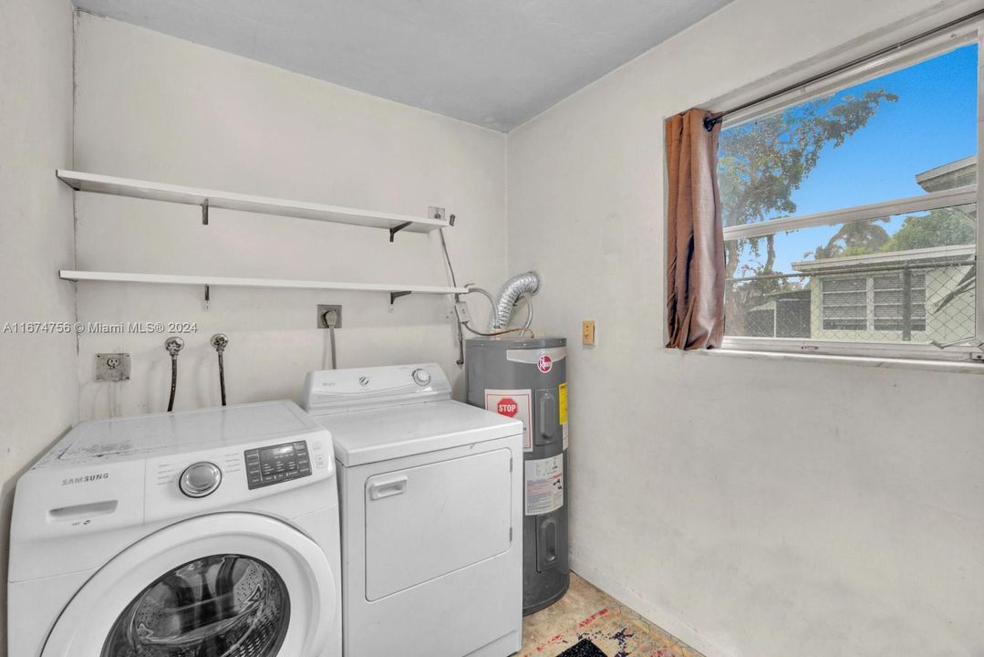 For Sale: $500,000 (3 beds, 2 baths, 2025 Square Feet)