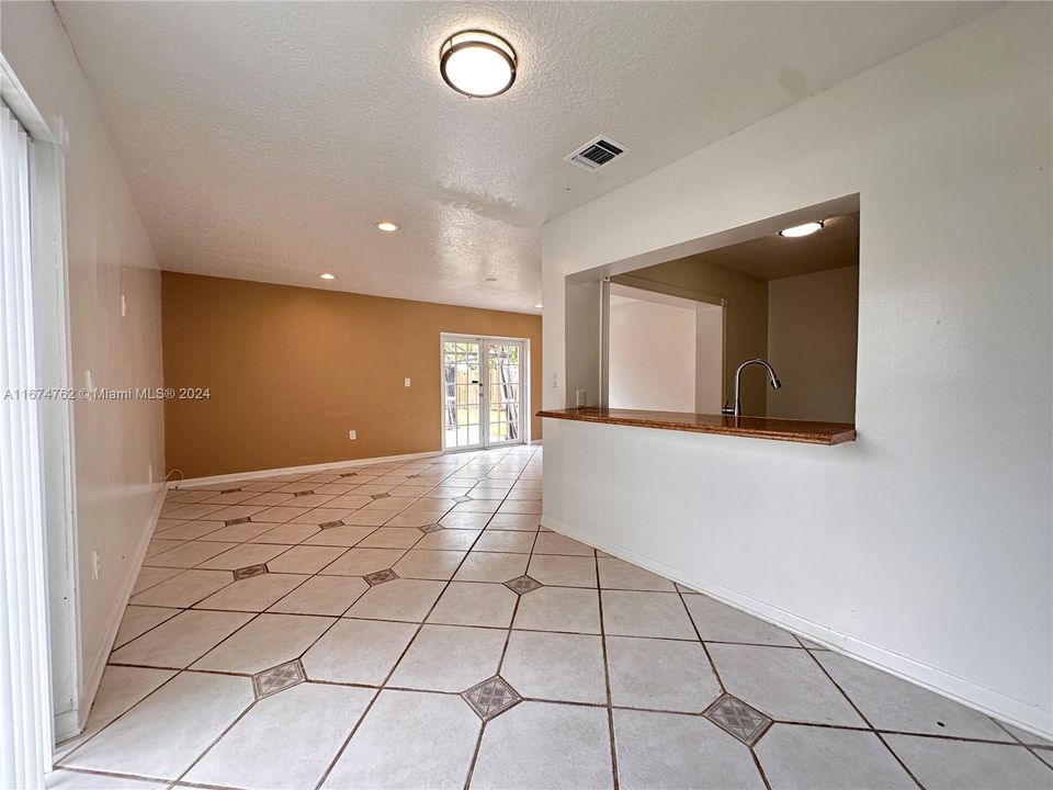 For Rent: $3,200 (4 beds, 2 baths, 1326 Square Feet)