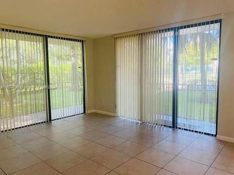 For Rent: $2,700 (2 beds, 2 baths, 1050 Square Feet)