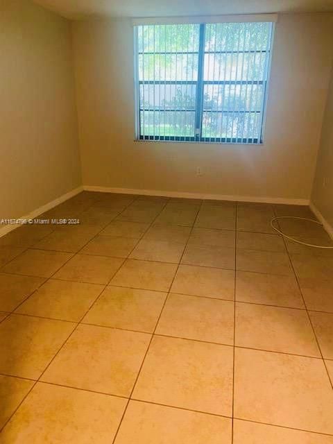 For Rent: $2,700 (2 beds, 2 baths, 1050 Square Feet)