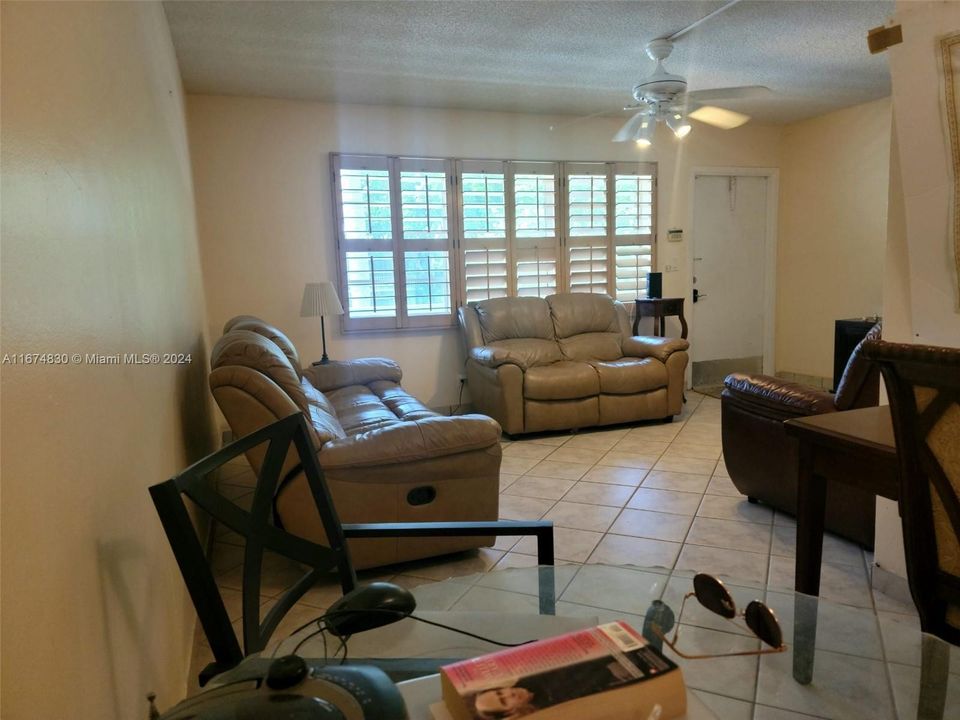 For Sale: $205,000 (1 beds, 1 baths, 600 Square Feet)