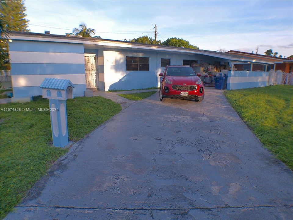 For Sale: $520,000 (3 beds, 2 baths, 1298 Square Feet)