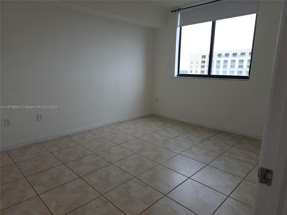 For Rent: $2,800 (2 beds, 2 baths, 1005 Square Feet)