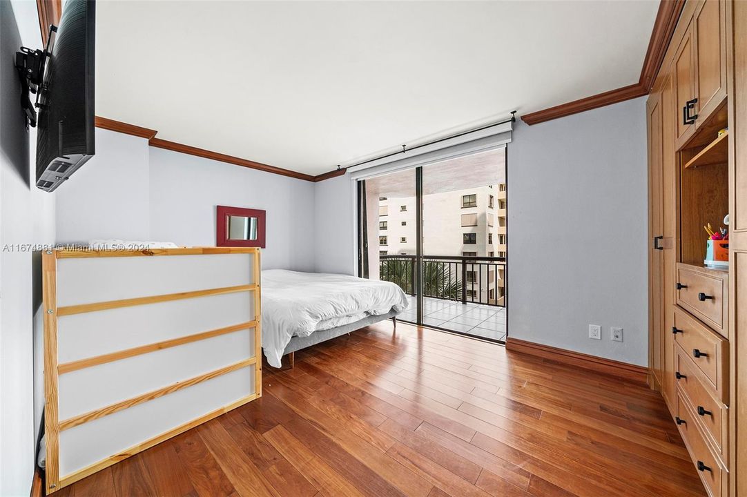 For Sale: $1,350,000 (2 beds, 2 baths, 1967 Square Feet)