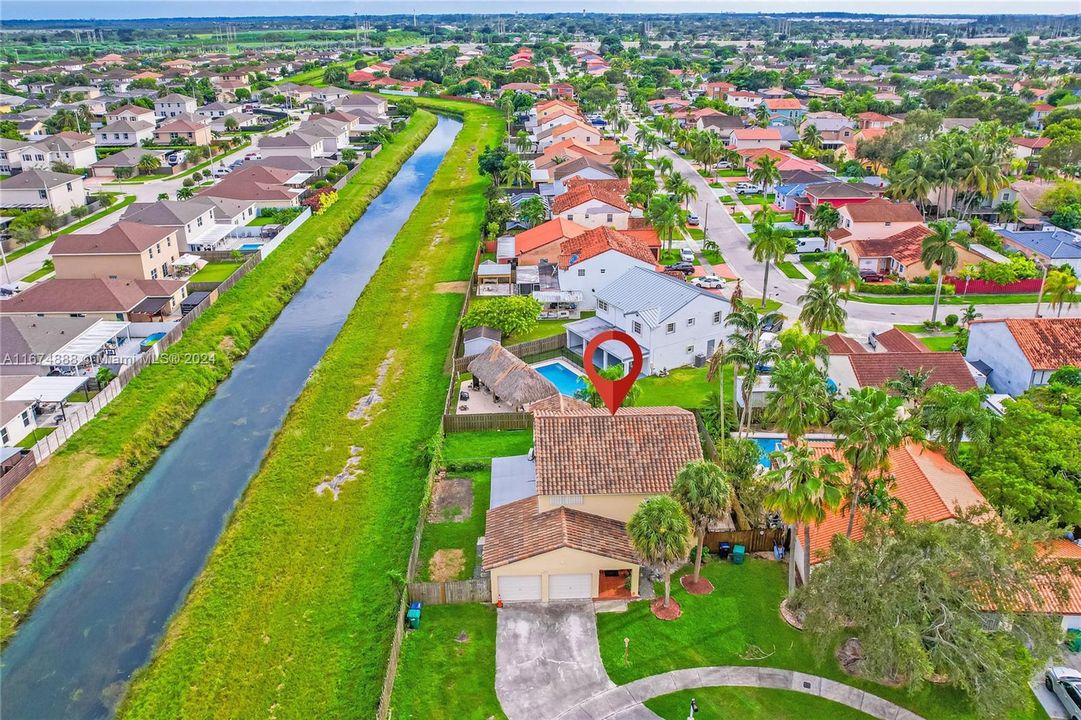 Active With Contract: $3,000 (3 beds, 2 baths, 2282 Square Feet)