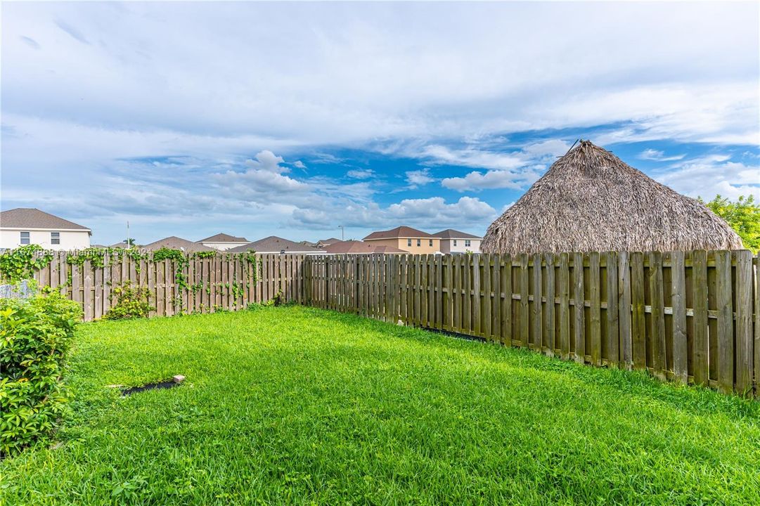 Active With Contract: $3,000 (3 beds, 2 baths, 2282 Square Feet)