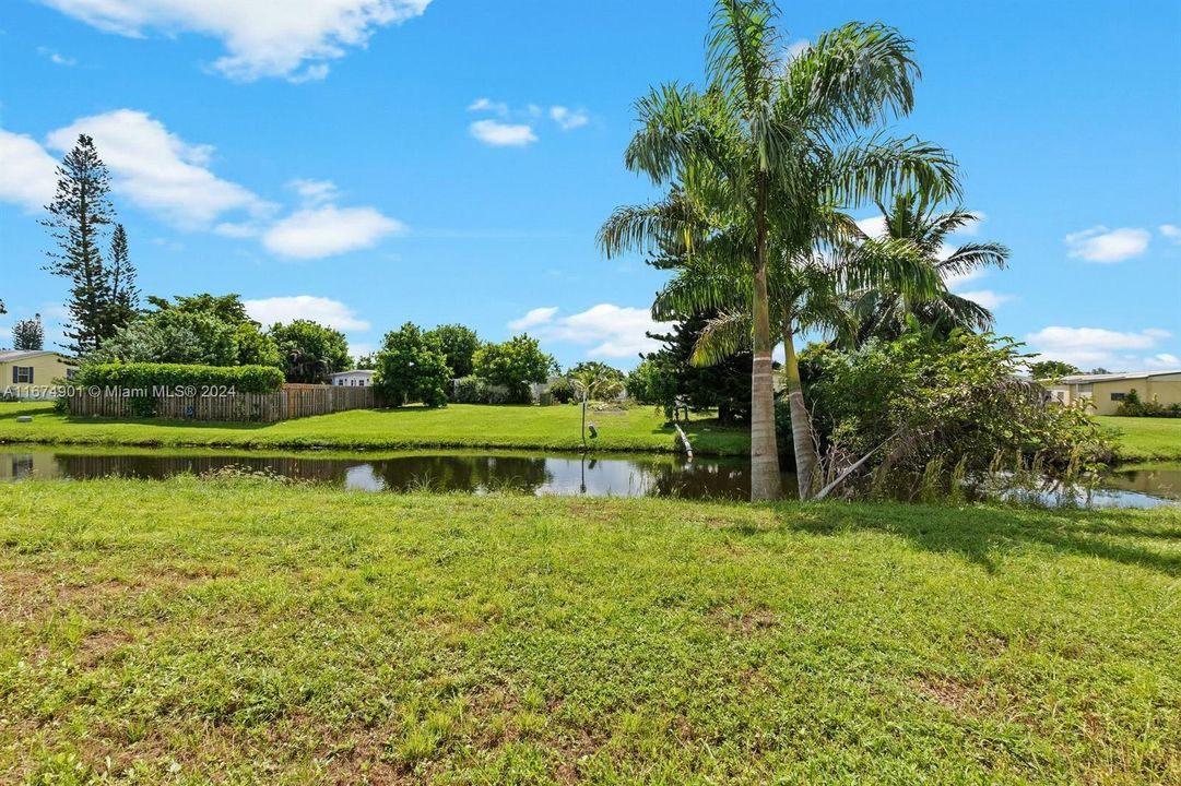 For Sale: $565,000 (3 beds, 2 baths, 1701 Square Feet)