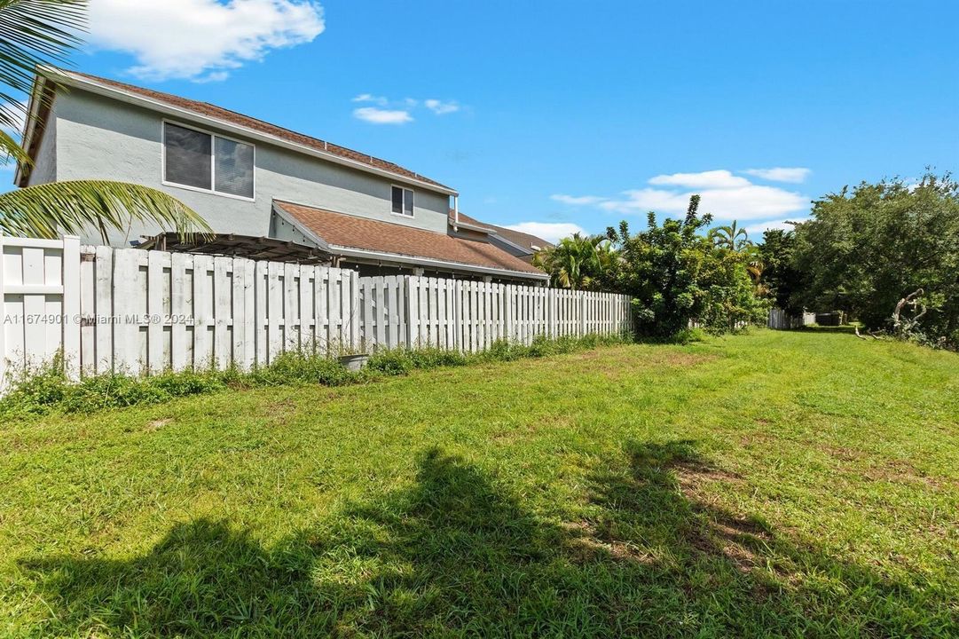 For Sale: $565,000 (3 beds, 2 baths, 1701 Square Feet)