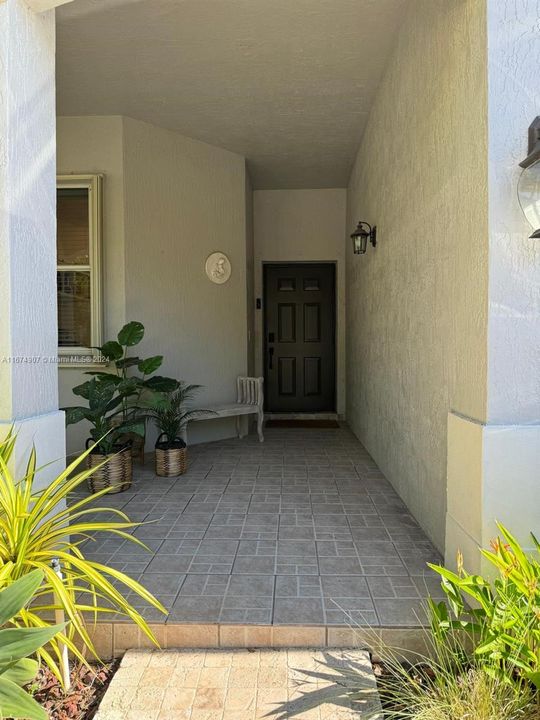 Active With Contract: $5,300 (4 beds, 2 baths, 1876 Square Feet)