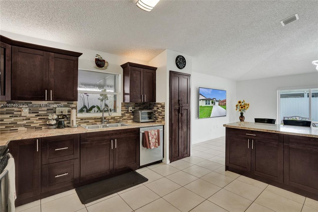 For Sale: $644,900 (3 beds, 2 baths, 1775 Square Feet)