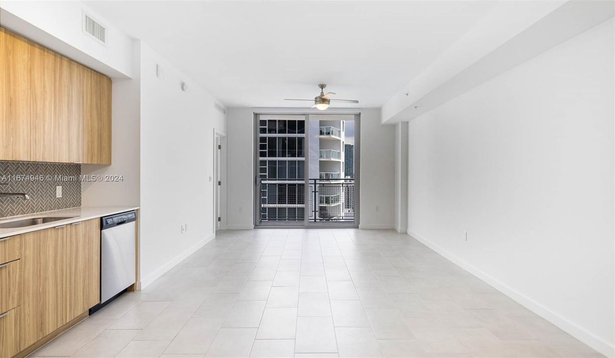 Active With Contract: $3,379 (1 beds, 1 baths, 830 Square Feet)