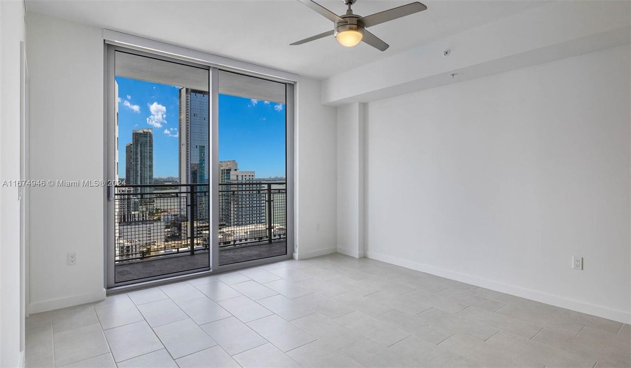 Active With Contract: $3,379 (1 beds, 1 baths, 830 Square Feet)