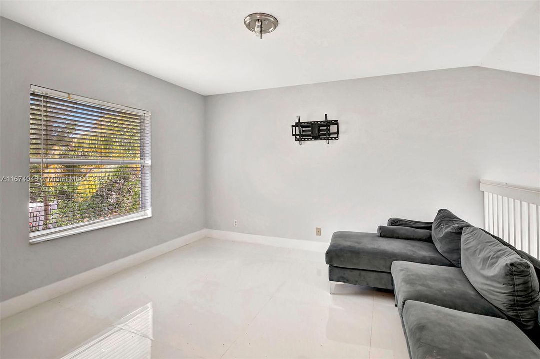 For Sale: $699,900 (4 beds, 2 baths, 2342 Square Feet)