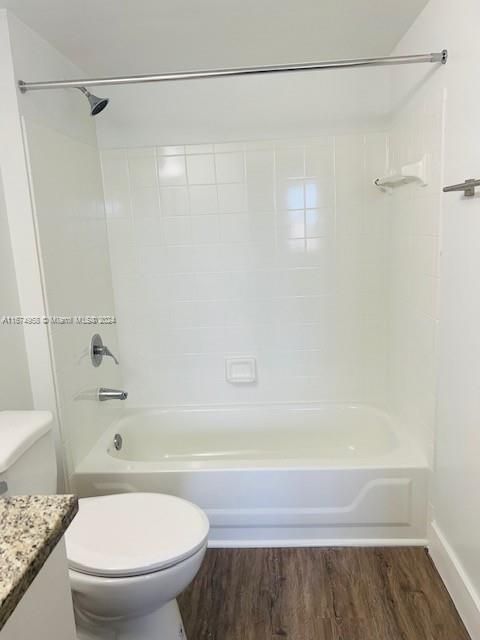 For Rent: $1,915 (1 beds, 1 baths, 720 Square Feet)