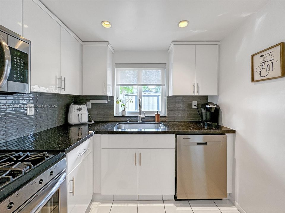 For Sale: $470,000 (3 beds, 2 baths, 1482 Square Feet)