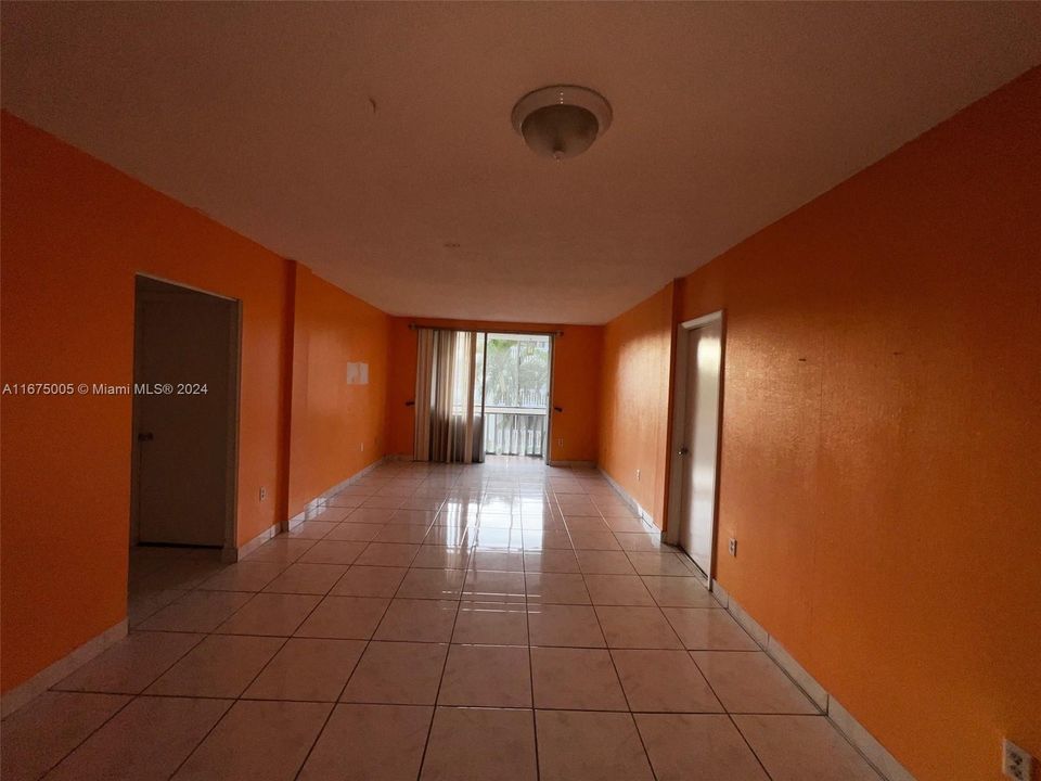 En Venta: $235,000 (2 camas, 2 baños, 902 Pies cuadrados)