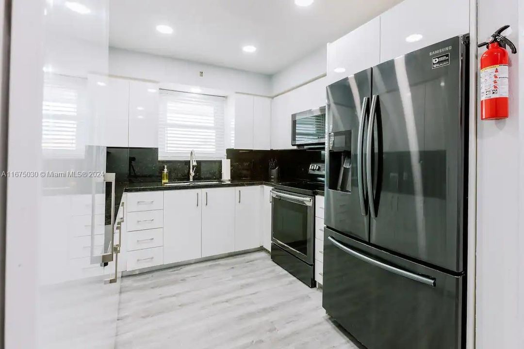 En Venta: $950,000 (0 camas, 0 baños, 2010 Pies cuadrados)