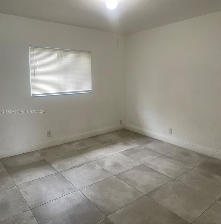 For Rent: $1,650 (1 beds, 1 baths, 2423 Square Feet)