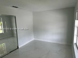 w/Walk-in Closet