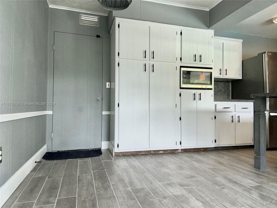 KITCHEN EXTRA CABINETS