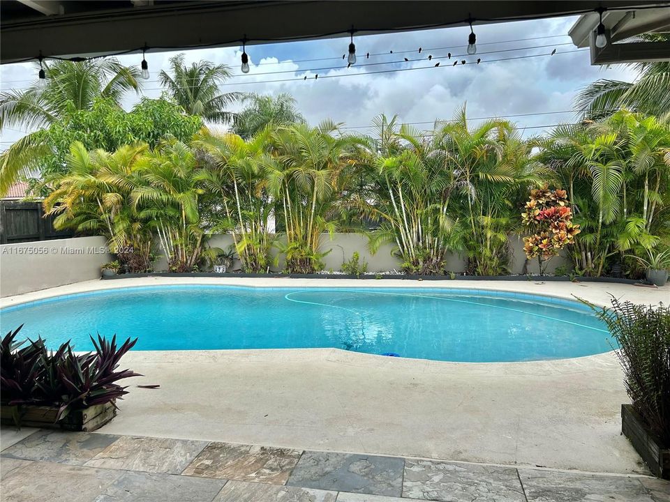 Recently Rented: $3,850 (3 beds, 2 baths, 1444 Square Feet)