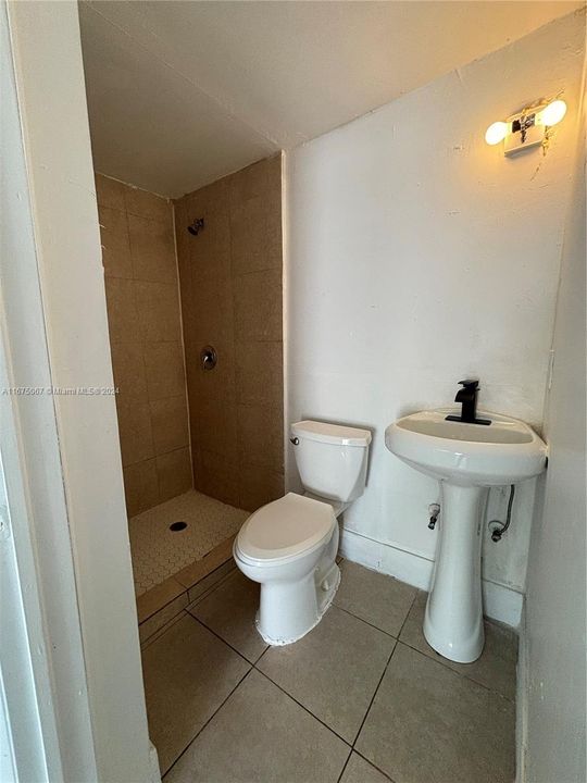 For Rent: $1,150 (0 beds, 1 baths, 0 Square Feet)