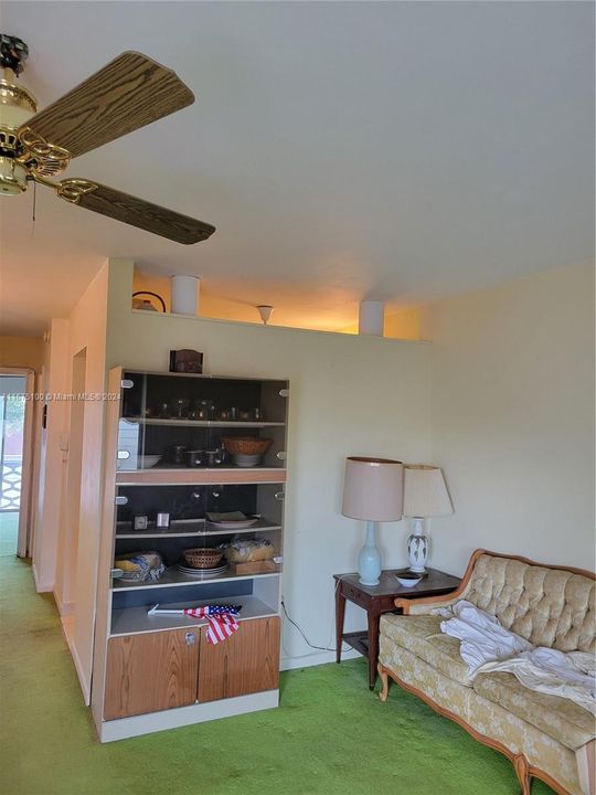 For Sale: $75,000 (1 beds, 1 baths, 620 Square Feet)