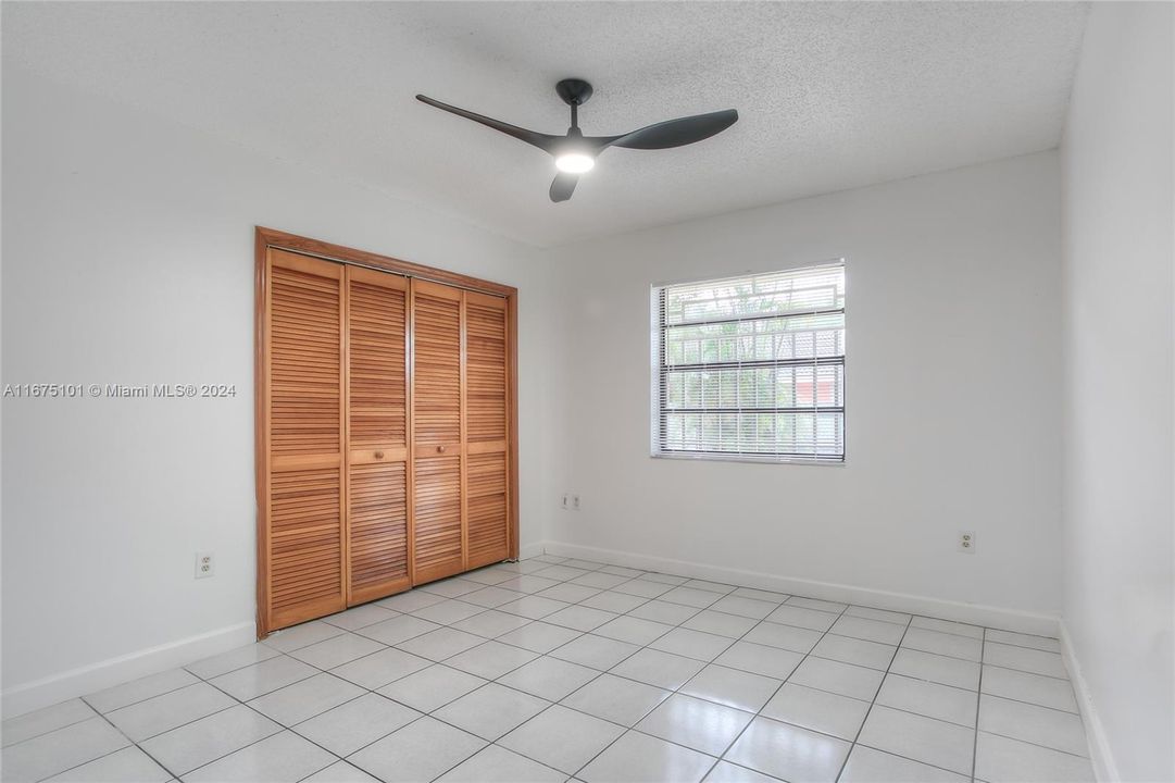 For Rent: $4,300 (4 beds, 2 baths, 1944 Square Feet)