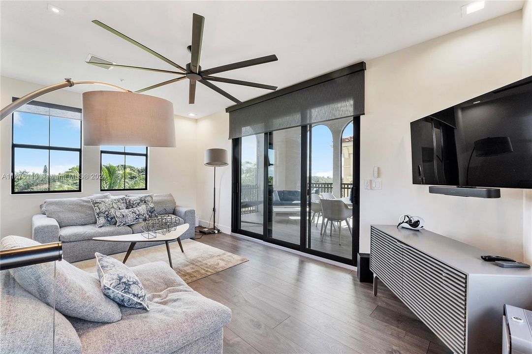 For Sale: $995,500 (2 beds, 2 baths, 3172 Square Feet)