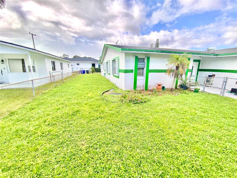 For Sale: $599,000 (3 beds, 2 baths, 2532 Square Feet)