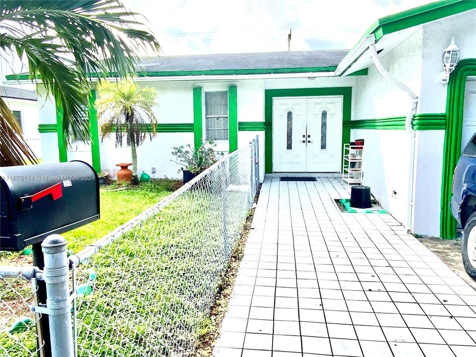 En Venta: $599,000 (3 camas, 2 baños, 2532 Pies cuadrados)