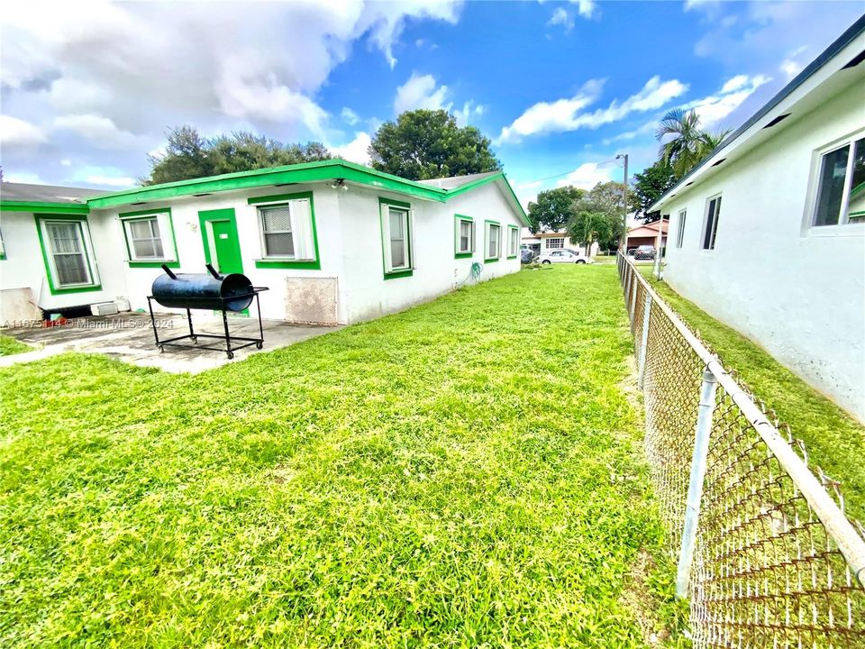 For Sale: $599,000 (3 beds, 2 baths, 2532 Square Feet)