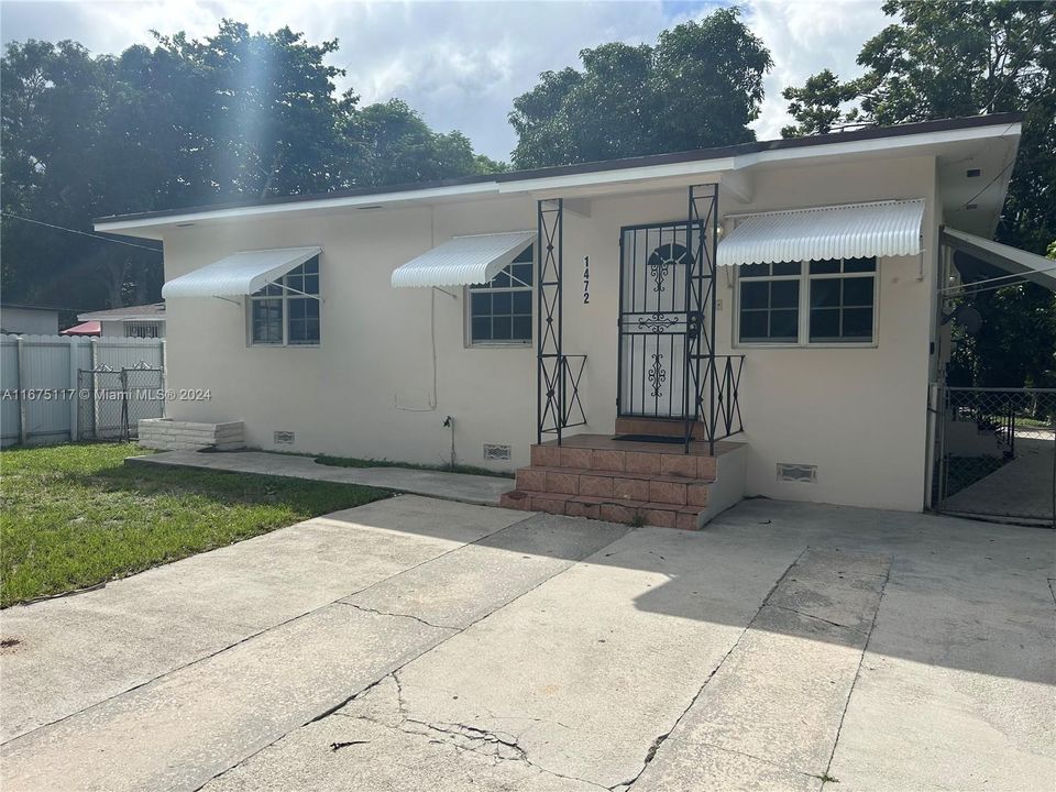 En Venta: $435,000 (3 camas, 2 baños, 884 Pies cuadrados)