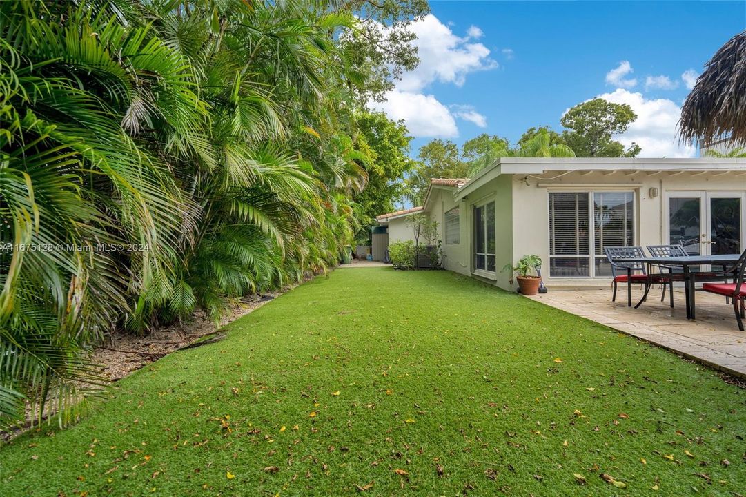 For Sale: $2,995,000 (4 beds, 3 baths, 3063 Square Feet)