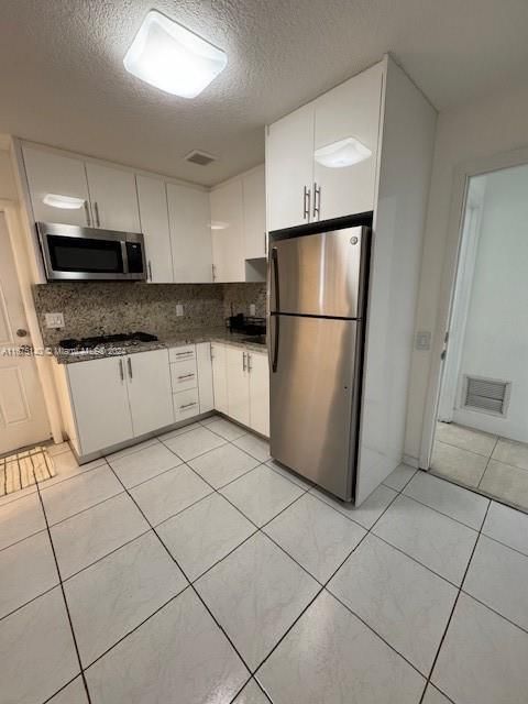 For Rent: $1,850 (1 beds, 1 baths, 2094 Square Feet)