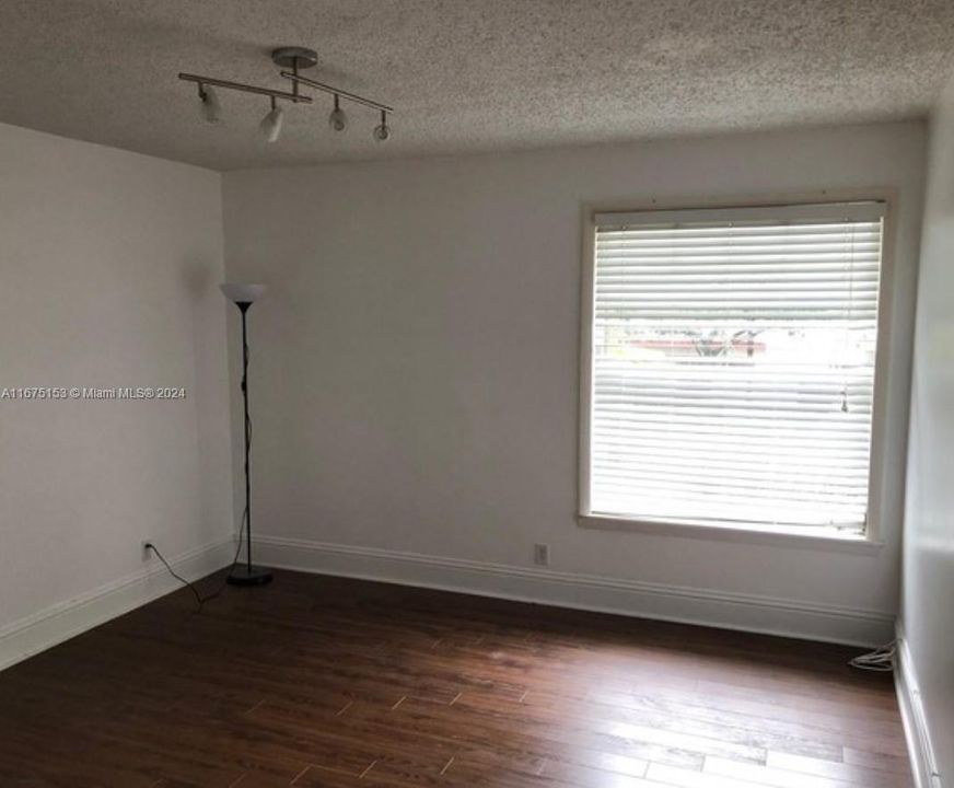 For Rent: $3,300 (3 beds, 2 baths, 1640 Square Feet)