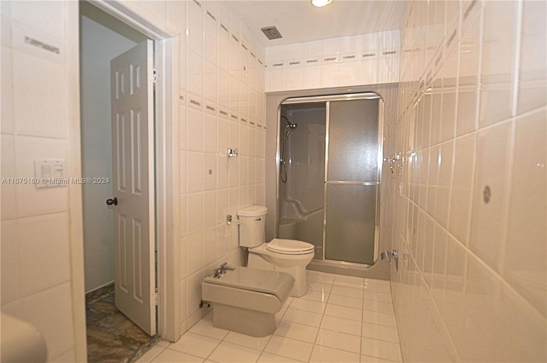 В аренду: $8,950 (5 спален, 5 ванн, 3690 Квадратных фут)