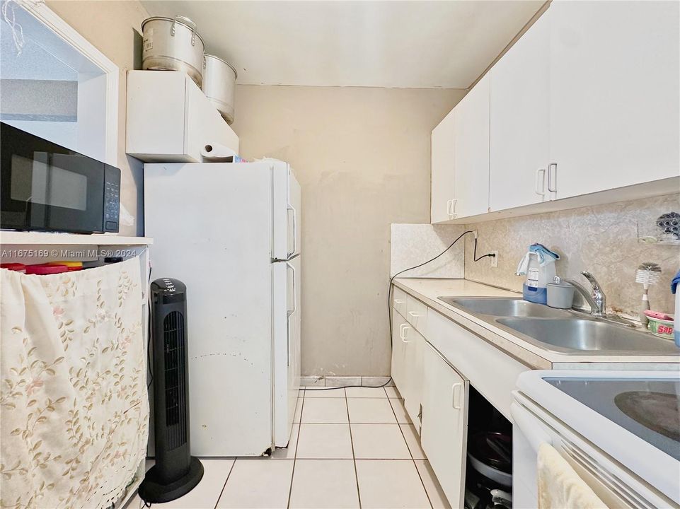 For Sale: $430,000 (3 beds, 2 baths, 1154 Square Feet)